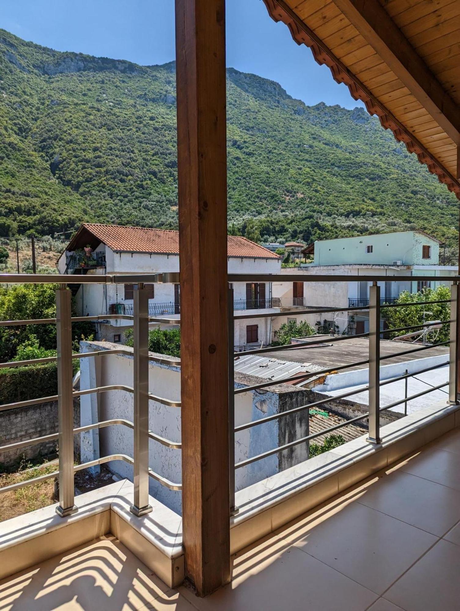 Samaras Apartments In Kamena Vourla Exterior photo